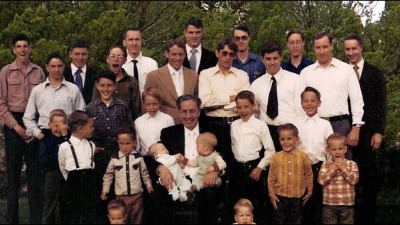 Rulon Jeffs with his many sons.